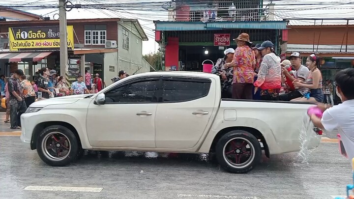[Happy Songkran Day]