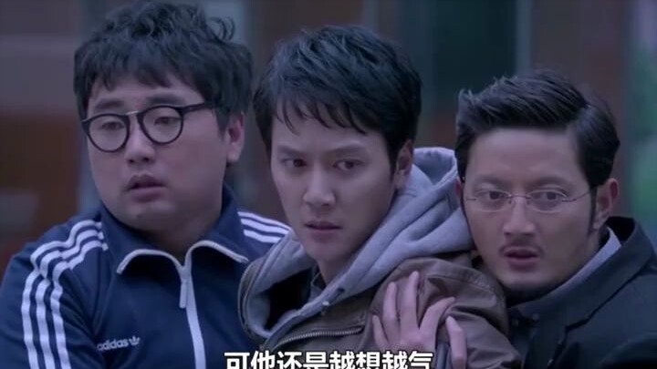 79. Provoked during a meal—no second thoughts: he dumps a whole hotpot right on the guy’s forehead! 