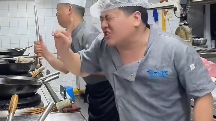 盘点2025年爆火全网的歌舞。"没出息 "青苹果乐园 "爆火歌舞