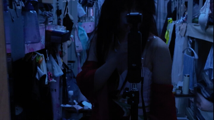 ไม่มีพรสวรรค์ด้านการเต้นหรือการถ่ายภาพเลย แต่ก็ลองเต้นให้ผู้มีพระคุณดูน่ะ