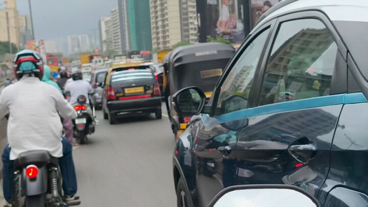 🚗 Mumbai ke raste, sapno ki raftaar aur safar bemisaal! 🌆✨