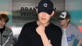 【朴佑镇】like JENNIE challenge 丨“like金尼”