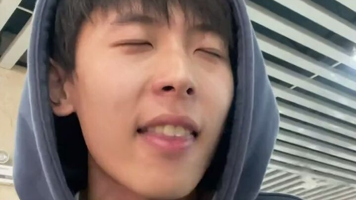 被舍友气的咬后槽牙！