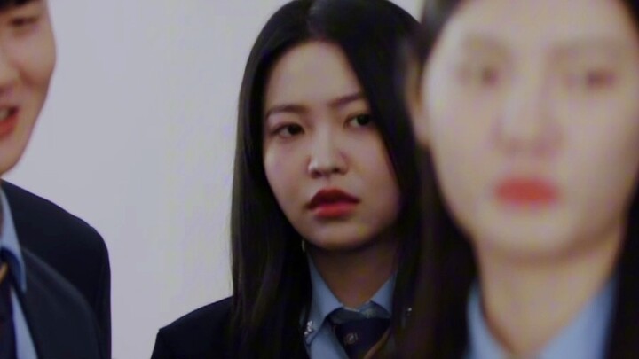 The second season is on! A well-known chaebol on campus accidentally fell from a building. Poor stud