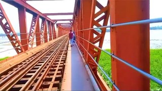 follow me