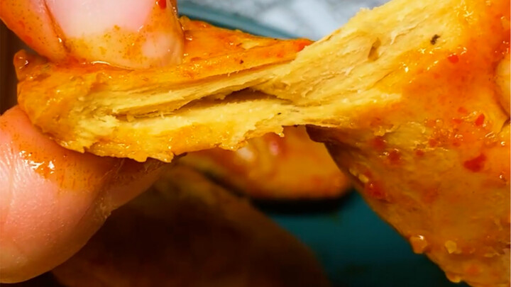 #หมี่กรอบ แค่เล่นไพ่ยังมีเรื่องให้พูดเยอะขนาดนี้ ดวงดีสุดๆ ไปเลย ลองเดาสิว่าฮวาเหนียวจะทำยังไง? #ต้อ