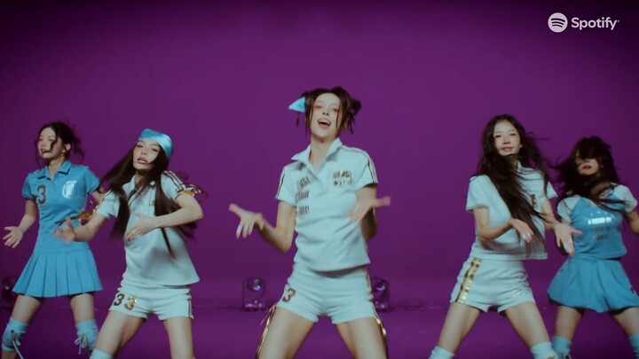 ILLIT oops!’ Performance Video