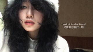 Bạn tôi muốn làm một kẻ si tình, thế là tôi đã giúp cậu ấy viết một bài hát...