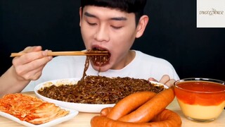 Ăn và cảm nhận mì tương đen, xúc xích siêu to, kim chi #anngon
