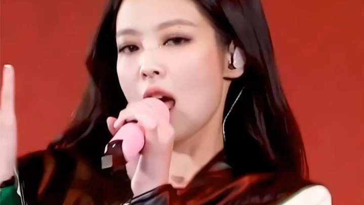 【Manajemen Ekspresi Jennie】“Saat kamu sedang memandangku, aku pun kebetulan sedang memandangmu”