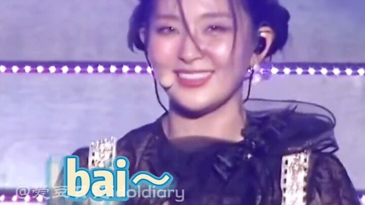 Dùng sự hài hước để chứng minh là hát live thật! Cái nốt rung này thì mình không ngờ tới luôn, ha ha