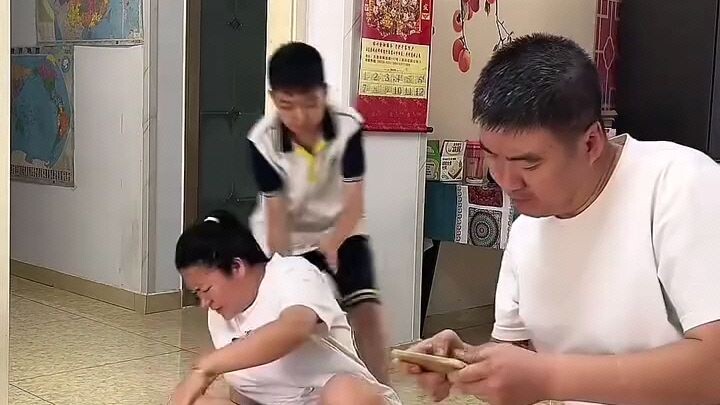 意外的恶作剧，太搞笑了！😂
