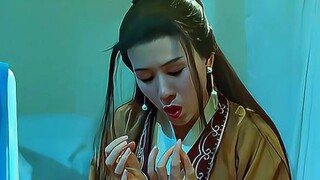 女鬼想偷袭睡着的英叔，结果被他一顿收拾《鬼打鬼之黄金道士》