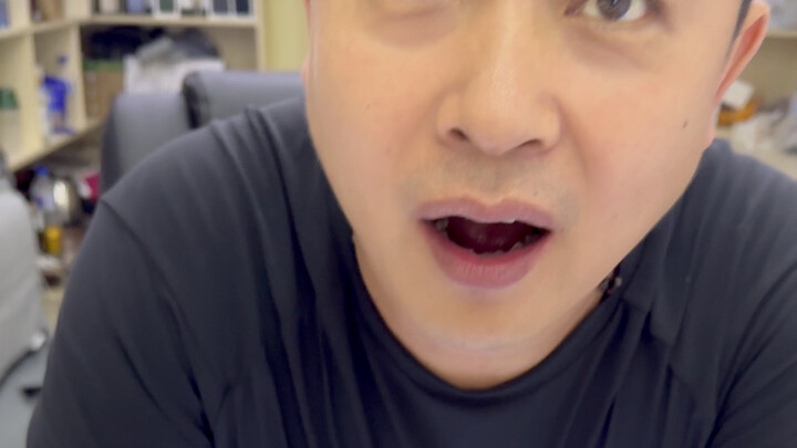/【พี่ชายมือถือแห่งหลิงเฉิง】หนุ่มผมสีเหลืองเอาสร้อยทองแลก Huawei X3
