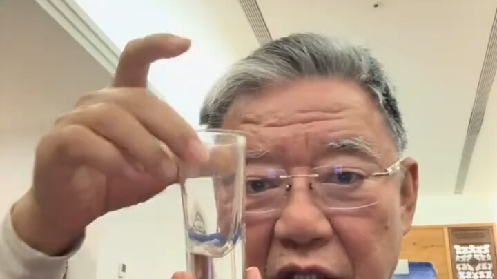 Eat instant noodles, have a little drink.
