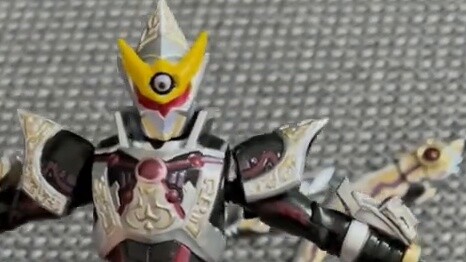 Teman Syura gelombang pertama memperkuat dan membongkar kakinya. Ingatlah untuk merendamnya dalam ai