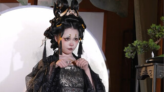 แปลงร่างกระต่ายดำให้เป็นมนุษย์! การแต่งหน้าและเปลี่ยนหัวที่ใช้เวลานานถึง 6 ชั่วโมงครั้งนี้จะสำเร็จหร