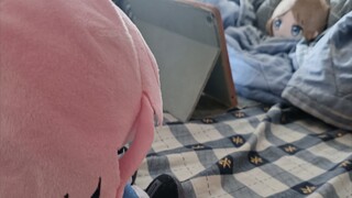 偶然撞见素食施法过程的爱音，欲逃跑不成被强制留下在挣扎中痛苦演出迷星叫后三分之二部分