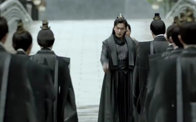 Ye Qingmei: Son, these are the six “dads” I’ve fought to secure for you. Fan Xian: Thank you, Mother