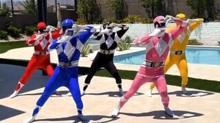 Saudara Kinjaz berganti pakaian untuk mendukung Xiaobei, hahaha, mereka sangat menyayanginya (semang