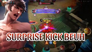 DAMAGE SURPRISE KICK BEUH