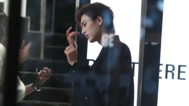 Sobat-sobat, dia benar-benar membunuh dengan dahsyat! Zhang Linghe adalah satu-satunya aktor dalam h