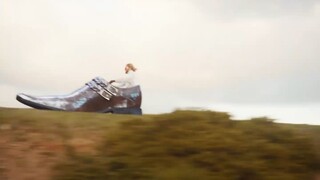 老奶奶将狮子当成沙包打，狮子根本不敢反抗，搞笑短片