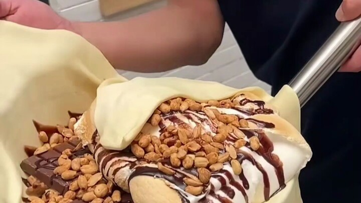 พิซซ่าทอดอเมริกัน: กินคำเดียว ต้องดื่มชามะนาวเย็นสามถังถึงจะเอาอยู่! อินซูลินกรีดร้องเลย…