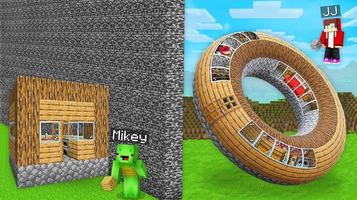 Mikey POOR Base vs JJ RICH House Battle in Minecraft - Maizen