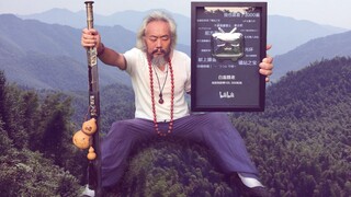 十万粉丝小电视第一次进深山，快递公司送不到，累趴送奖粉丝代表