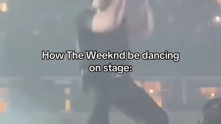 Gue ngakak banget! Blogger luar negeri meniru gerakan The Weeknd di konser sambil berpura-pura jadi 