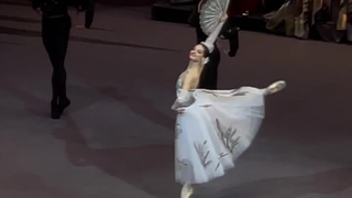 Teater Bolshoi 28/05/22 Matinee Swan Lake Variasi Putri Spanyol Eleonora Sevenard