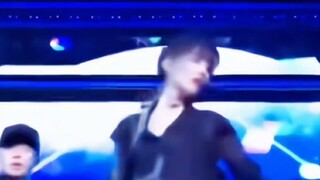 [Li Yitong] "Saya jatuh cinta padanya karena pidatonya yang penuh semangat. Saat itu, saya bahkan ti