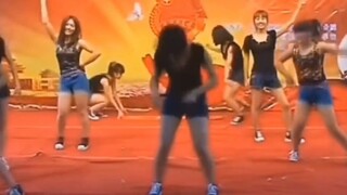 Bạn cảm thấy thế nào khi xem lại những điệu nhảy từ hơn mười năm trước?