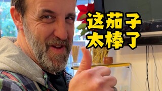 中国人在西班牙卖风味茄子，场面差点失控