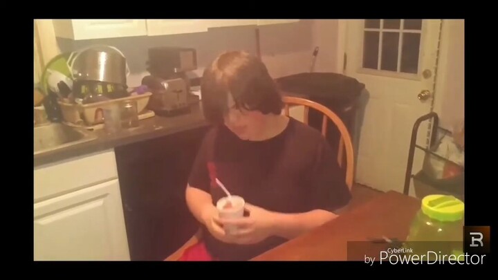 Voilette 1st raps eminem (funny)