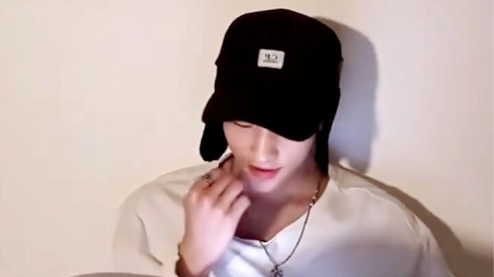 Korean Idols Show Respect to China by Avoiding Political Talk | Watch the Peak of Handling Sensitive