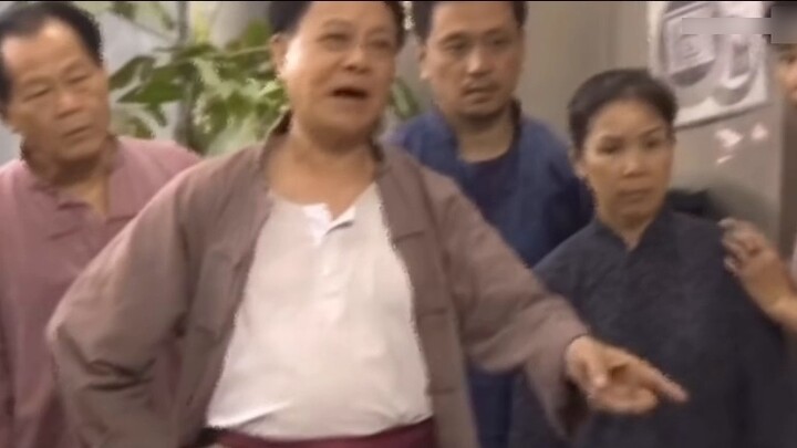 "Câu chuyện về năm vị thần chiến tranh và một nghiên mực lớn từ bảy mươi hai sân"