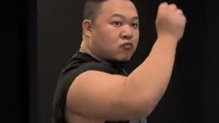 ชางซู อาร์โนลด์ ดูถูกการเต้นข้างถนนและยิ่งกลายเป็นเหมือนหมูจริงๆ มากขึ้นเรื่อยๆ!