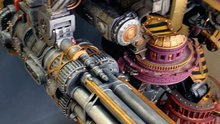 Tinggi keseluruhan The Big One adalah 70+cm. The Warhammer Emperor Titan dilukis oleh Black Duke Mod