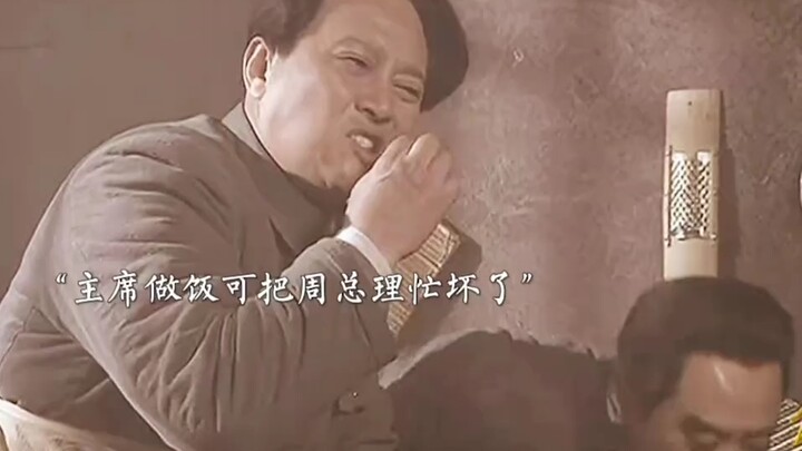 الرئيس مَيْ مَيْ اشترى فطائر الحنّة فتعرّف عليه صاحب المحل، وهكذا اشتهرت فطائر الحنّة على الفور!