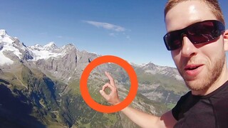 翼装飞行穿过手圈的这个洞