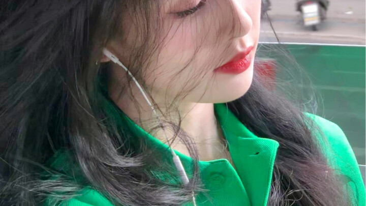ตลกสิ้นดี... ความงามอันสูงส่งและเย็นชาของเธอถูกทำลายลง เธอจะงดงามอย่างแท้จริงได้ก็ต่อเมื่อเธอล้างเคร
