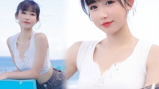 من يستطيع أن يرفض الأخت الكبرى التي تعزف على الغيتار؟