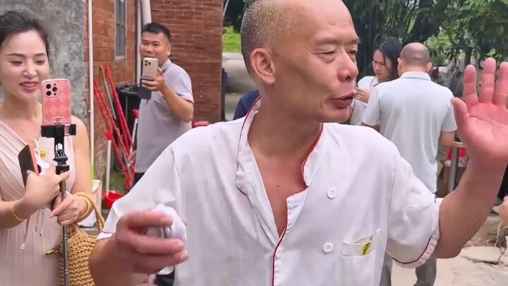 Một chút hào phóng bất ngờ, thu hút vô số netizen ủng hộ! Tiếp theo, ông chủ sẽ vì khách đông quá mà