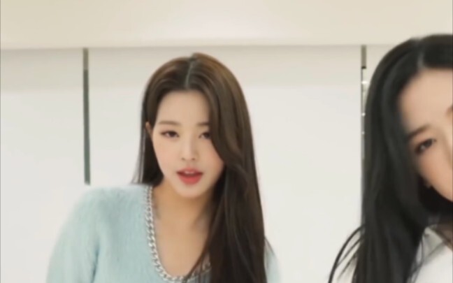 Jang Won-young is seriously so cool