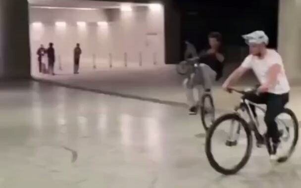 سلسلة الرياضة: راحة فائقة ومهارات دراجات خارقة — دومًا ما تكون دراجة الآخرين هي الأفضل!