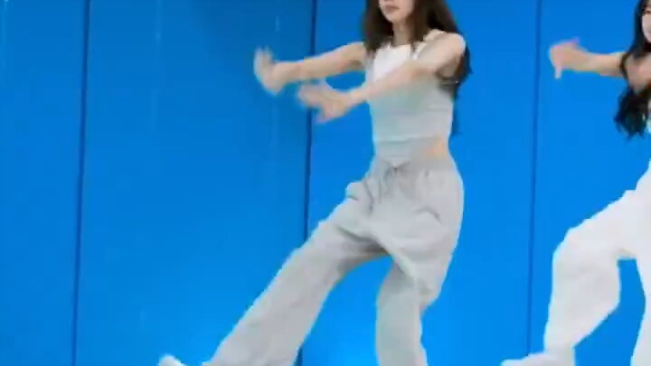 เพลงของทไวซ์นั้นถือเป็นสุดยอดแห่งท่าเต้นที่สาวๆ เต้นแล้วดูสวยที่สุดอย่างแท้จริง