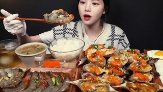 [Subtitel Bahasa Mandarin Boki] Kepiting sashimi dan udang dalam kecap asin disajikan dengan nasi. S