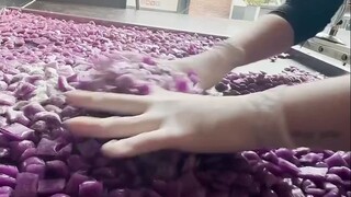 Sour purple grape-flavored candy—truly a classic!